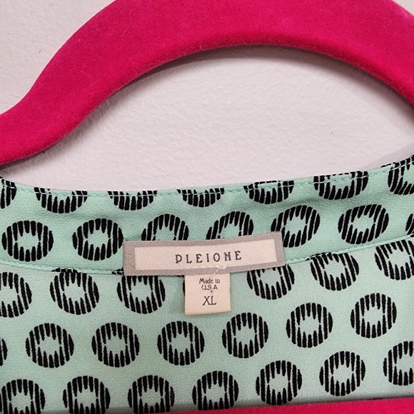 Pleione Mint Green Black Geometric Circle Print Split Neck Blouse XL 54494 - Picture 2 of 7